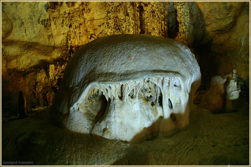 Пещера Эмине Баир Хосар. Натечные образования. Шапка Мономаха