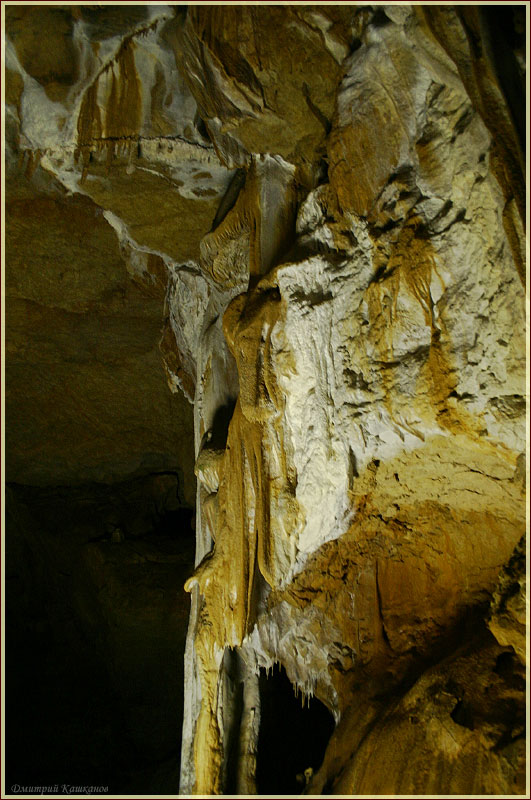 Фотография Мраморной пещеры. Съемка без вспышки с длинной выдержкой