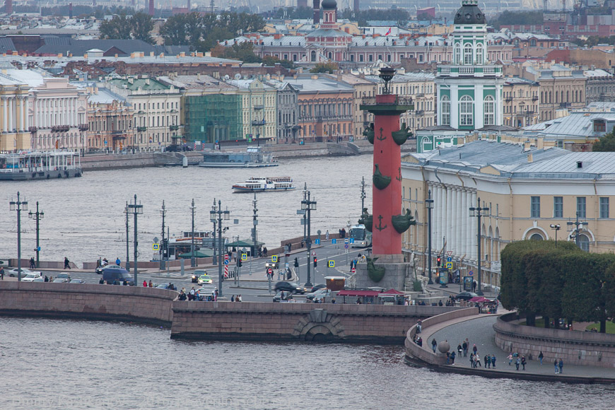Ростральная колонна. Санкт-Петербург. Фото