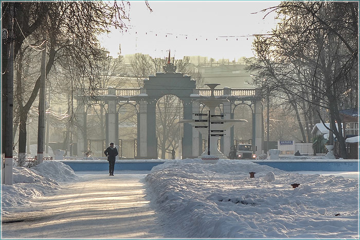 Раннее зимнее утро в Автозаводском парке. Нижний Новгород