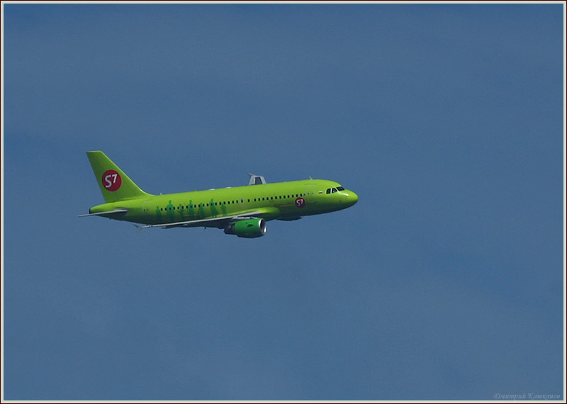 Зеленый A319 в небе. Фото пассажирских самолетов в небе