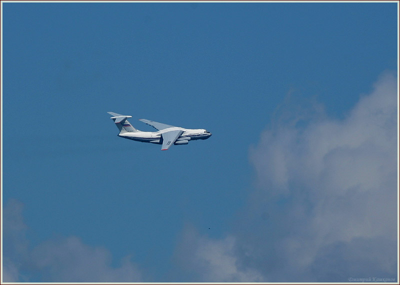 ИЛ-76 в облаках. Фото пассажирских самолетов в небе