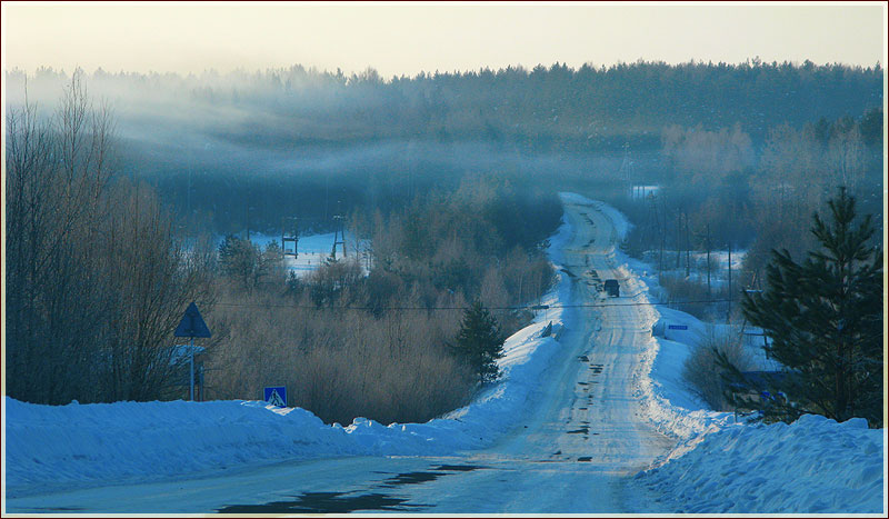 Зимняя дорога. Фото высокого разрешения. Зимнее утро. Иней на ветках